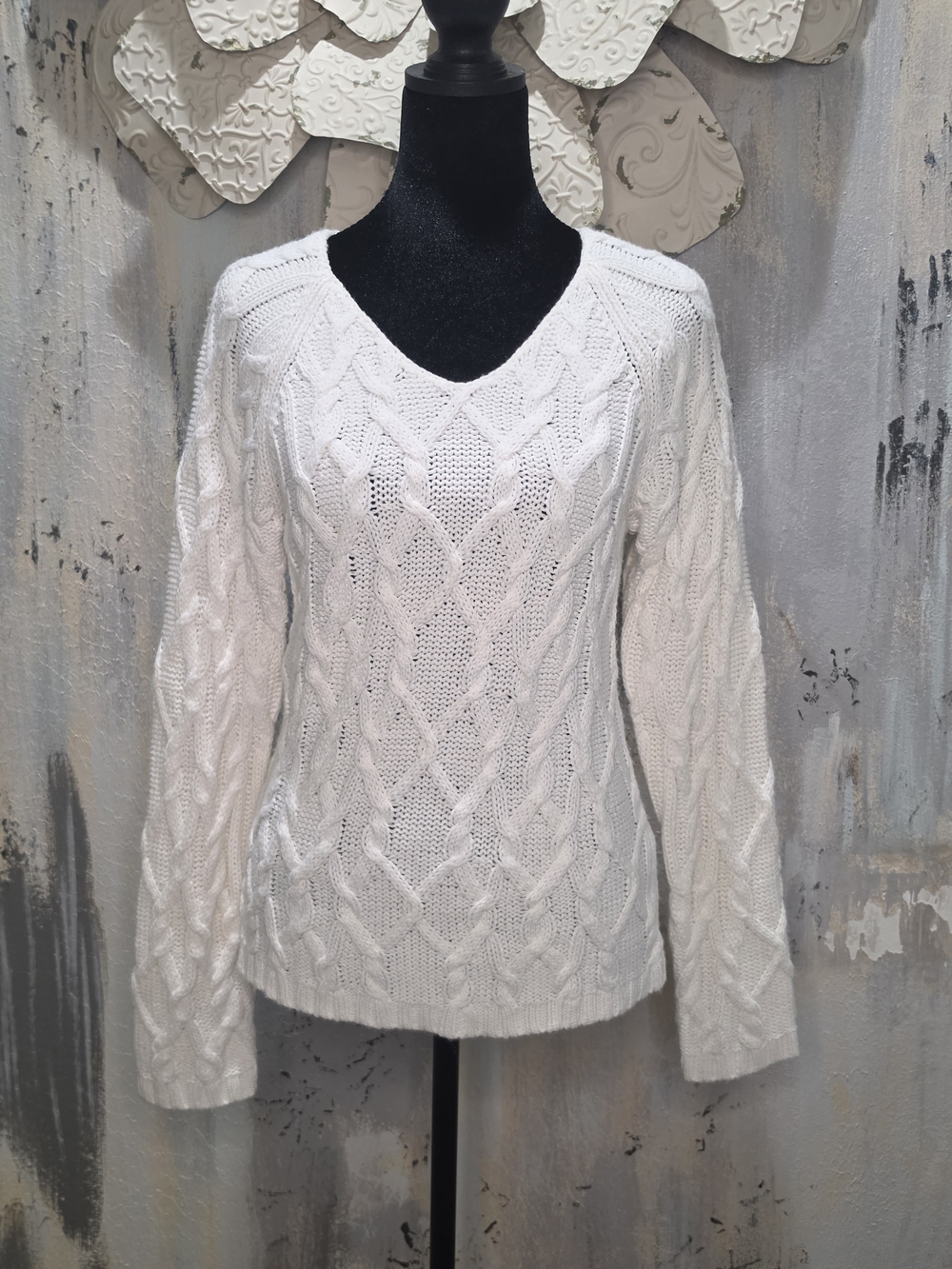 Worthington Cream Cable Knit V-Neck Long Sleeve Sweater Size Medium